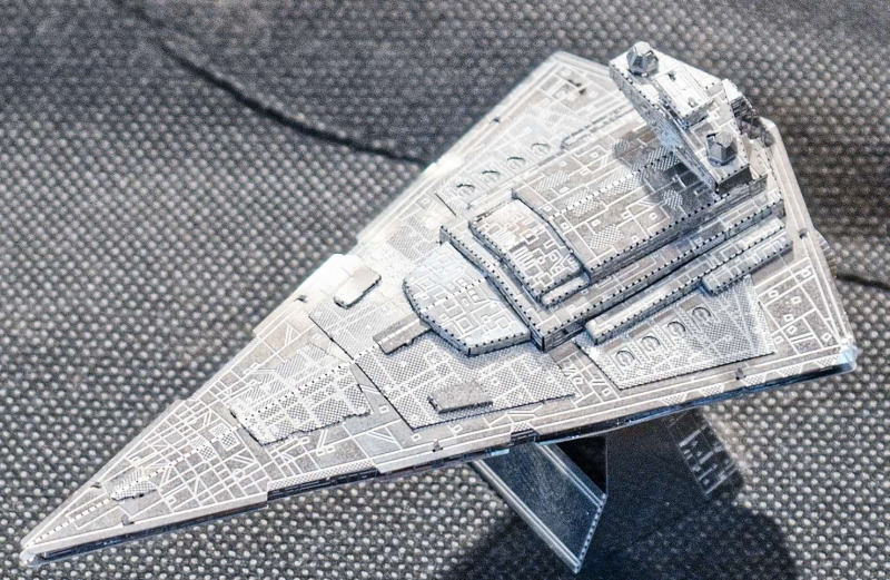 Sternenzerstörer komplett aus einer Photoätzplatine, ca. 10 cm lang