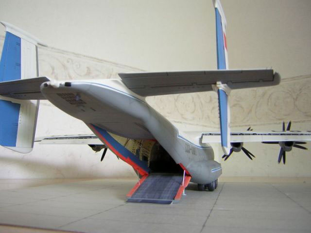 Antonow An-22