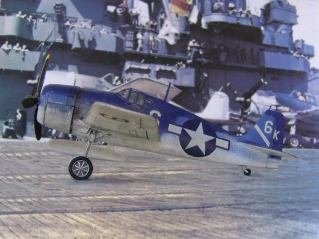 Modell Grumman Hellcat F6F / U.S.S. YorkTown June - July 1944.