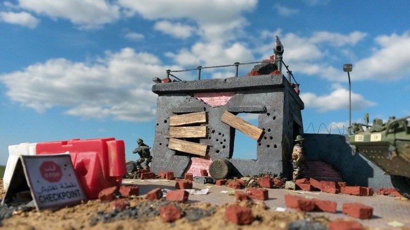 Styrodur, Weißleim und Karton bilden die Grundlage des scratch gebauten Checkpoint-Dioramas.