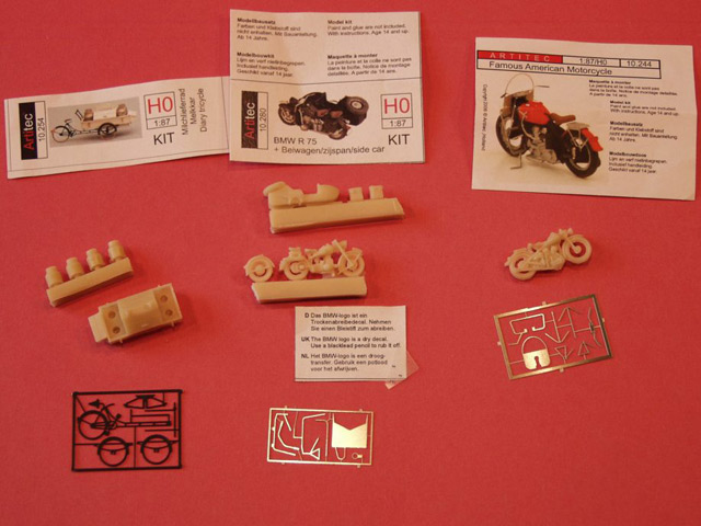 Motorräder und Fahrräder