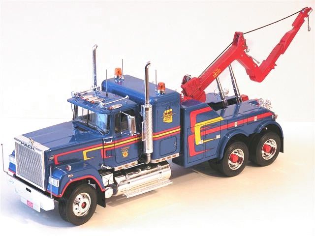 Mack Superliner Wrecker