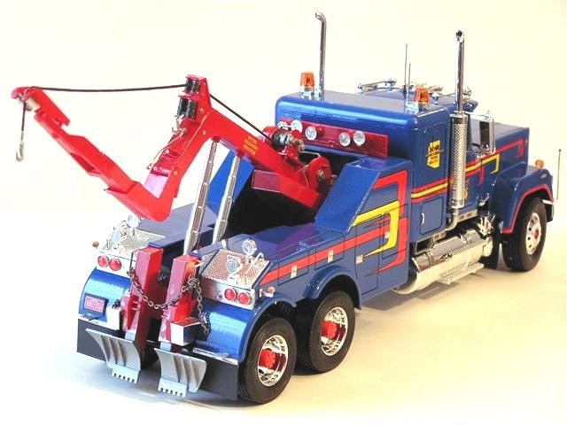 Mack Superliner Wrecker