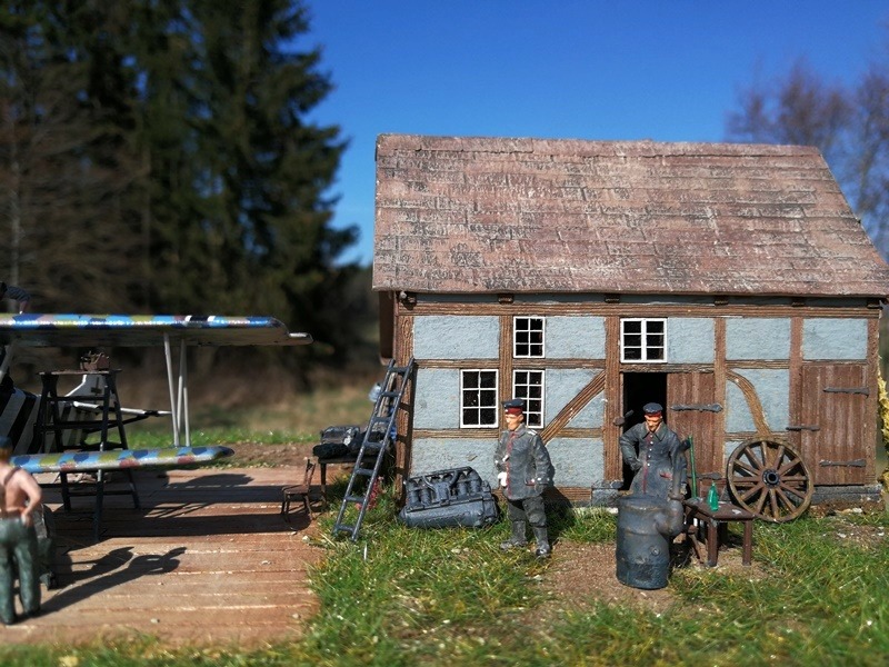 Zahlreiche Gegenstände lassen das Diorama lebhafter und realistischer wirken