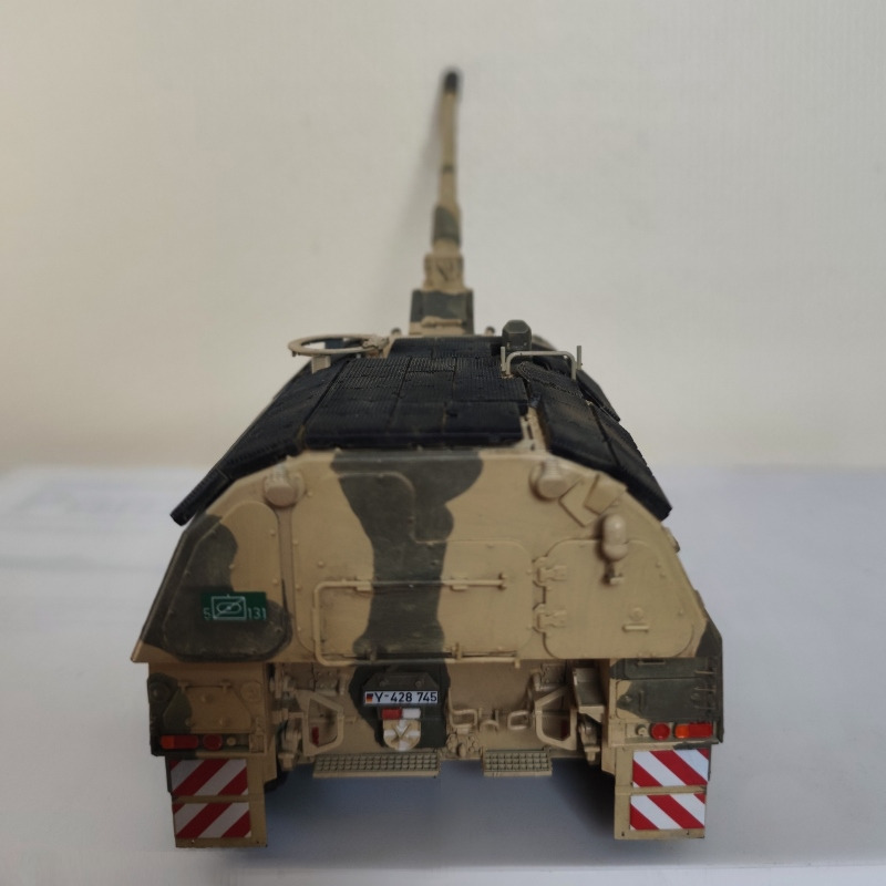 Panzerhaubitze 2000