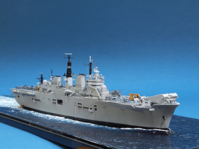 HMS Illustrious und Manchester