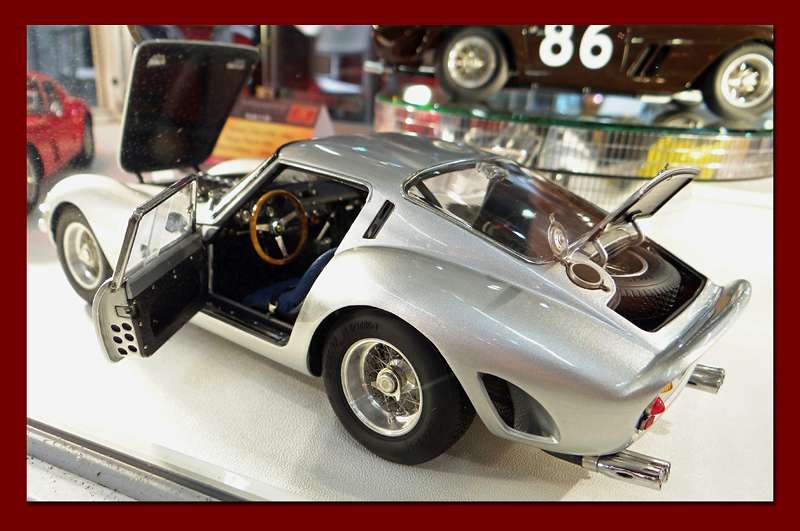 CMC Ferrari 250 GTO 1962. Er besteht aus 1.841 Teilen!