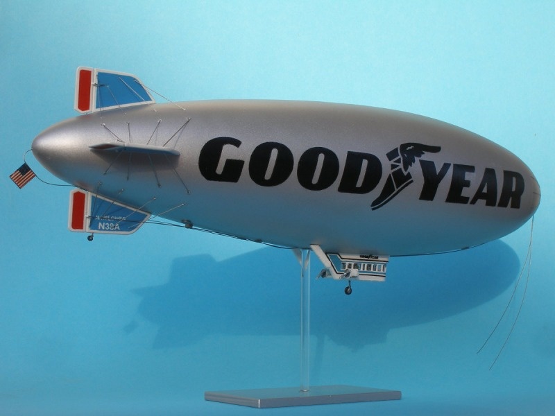 GZ-20A Goodyear-Blimp in 1:260 von Faller