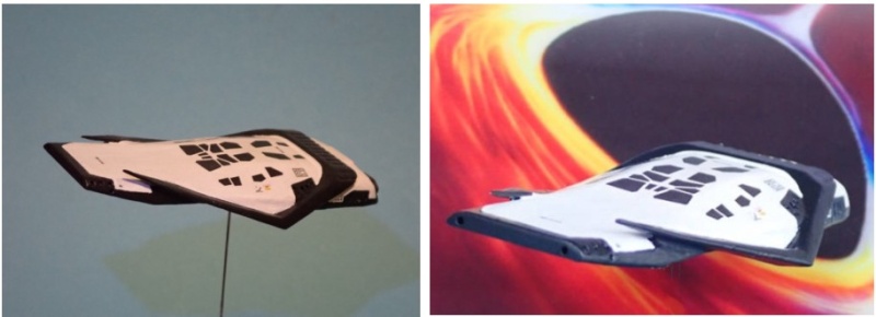 Raumschiff Ranger vor einer Hologramm-Karte Black Hole 