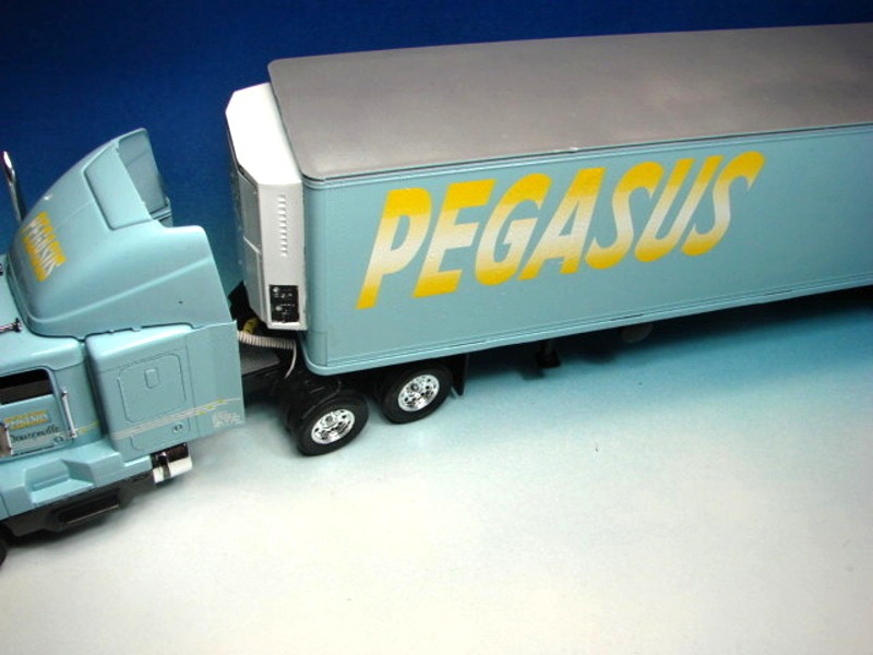 Kenworth T600 mit Reefer Trailer