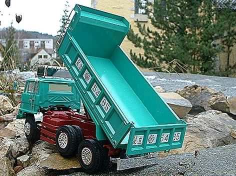 Mitsubishi Fuso Dump Truck