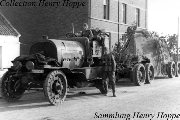 Bildquelle: http://www.kfzderwehrmacht.de/Hauptseite_deutsch/Kraftfahrzeuge/Osterreich/Austro-Daimler/Artilleriegeneratorwagen_M__16/artilleriegeneratorwagen_m__16.html