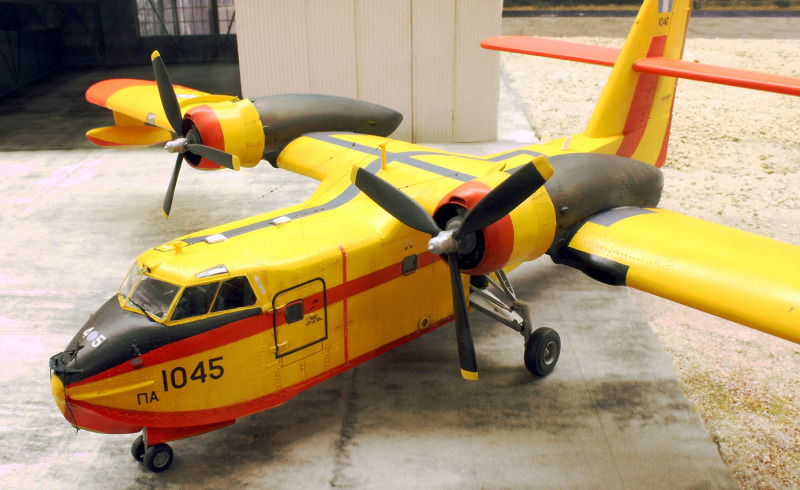 Canadair CL-215