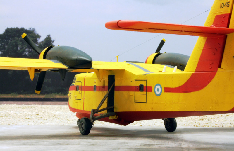 Canadair CL-215