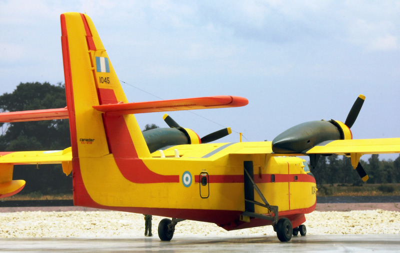 Canadair CL-215