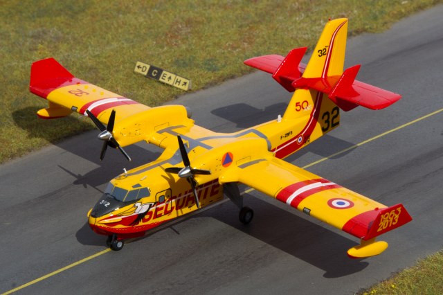 Canadair CL-415