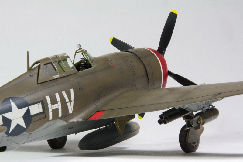 Republic P-47D-15-RE Thunderbolt Razorback