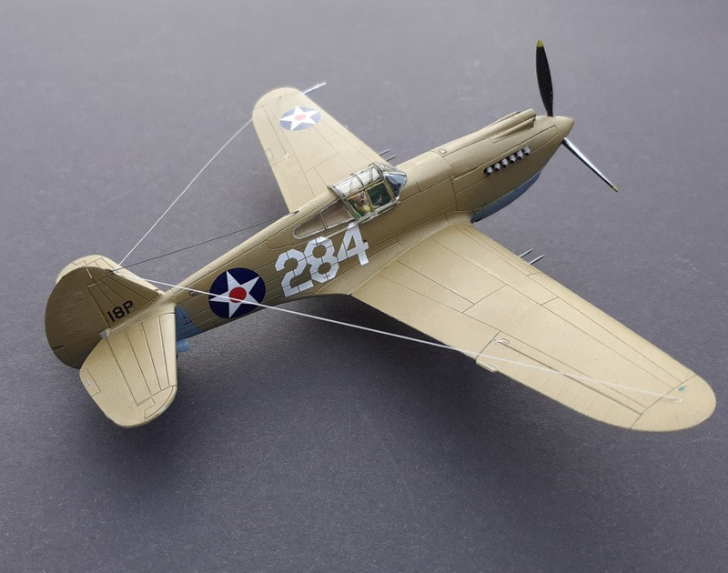Curtiss P-40 B "Warhawk"