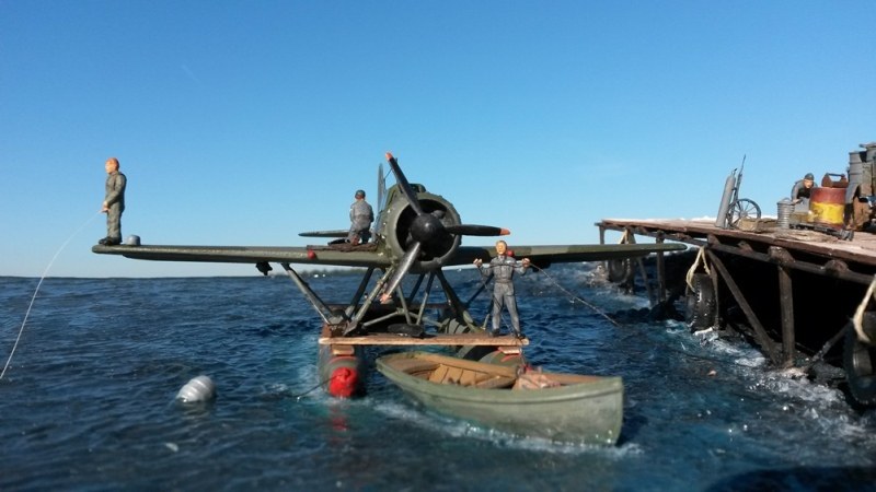 Man beachte die kleinen, aus gezogenen Gussästen gefertigten kleinen Ösen an den Schwimmern der Arado.