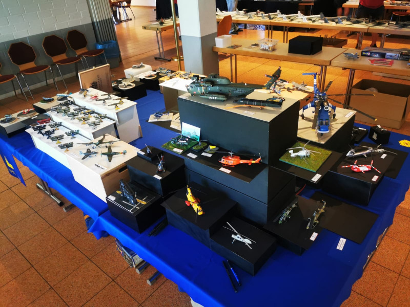 Einige PMC-Mitglieder präsentierten ihre Modelle im Vorraum der Tanzsäle. 