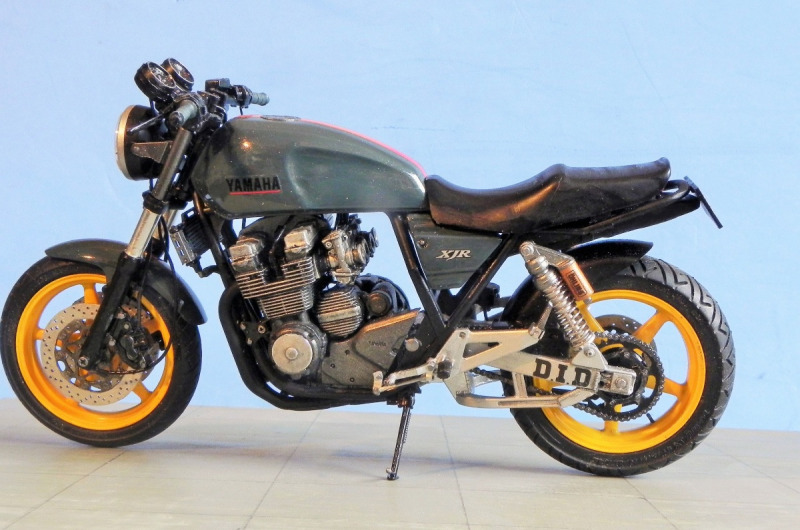 Yamaha XJR400S