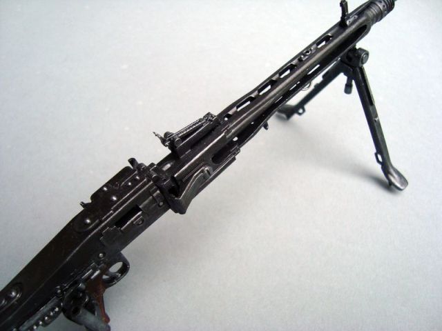 MG 42