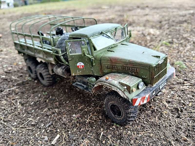 Schwerer LKW 6x6 KrAZ 255 B