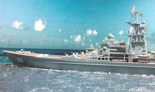 Das Vorschiff mit den leichten CIWS Geschützen.