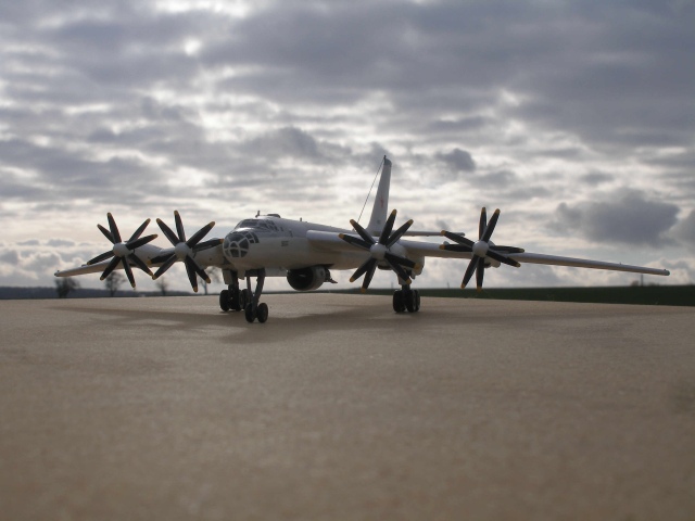 Tupolew Tu-95W Bear