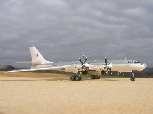 Tupolew Tu-95W Bear