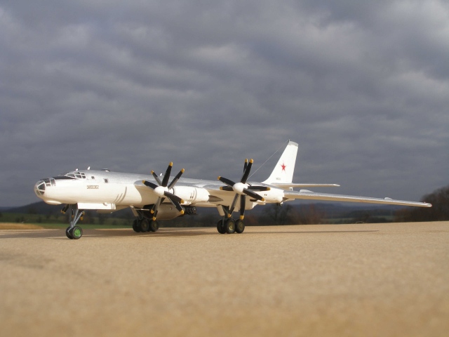 Tupolew Tu-95W Bear