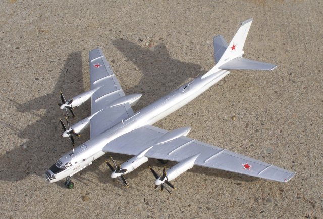 Tupolew Tu-95W Bear