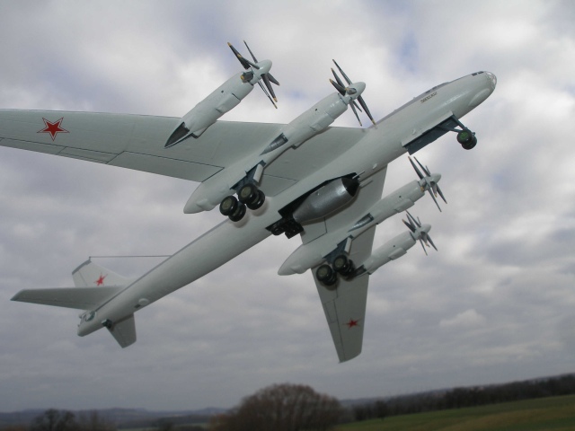 Tupolew Tu-95W Bear