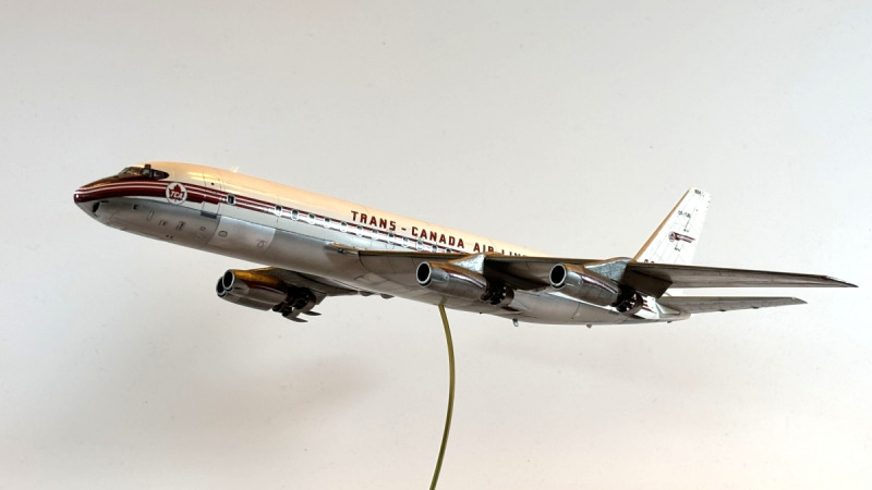 Douglas DC-8-43