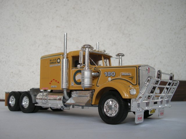 Kenworth T900