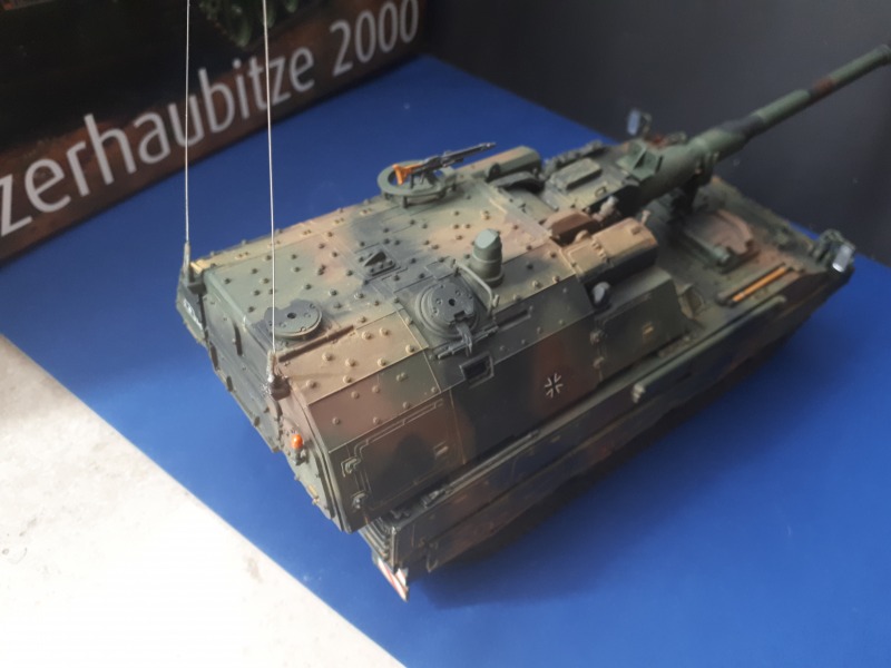 Panzerhaubitze 2000