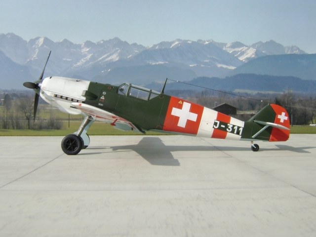 Modell Messerschmitt ME-109 E-1 J-311 der Schweizer Fliegertruppe