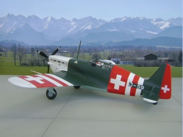 Modell D-3800 Morane mit Neutralitätsbemalung 1944