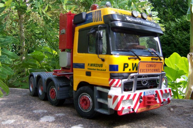 Mercedes-Benz Actros 4157 SLT (Titan)