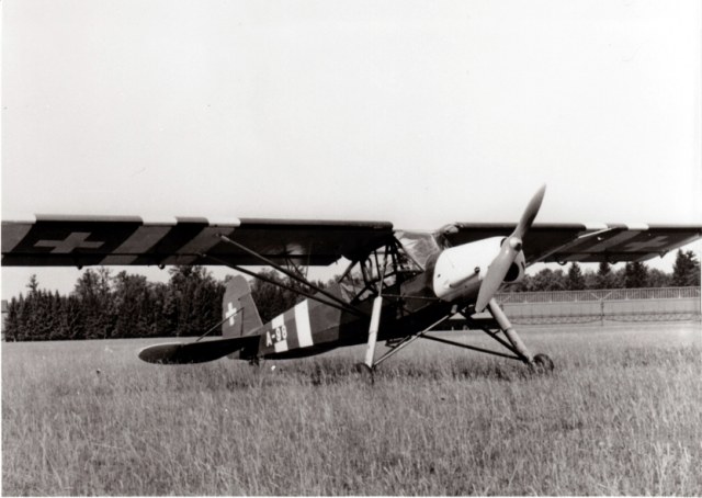 A-98 - Werk-Nr. 1144, TI + VR, Baujahr 1943 mit Neutralitätsbemalung