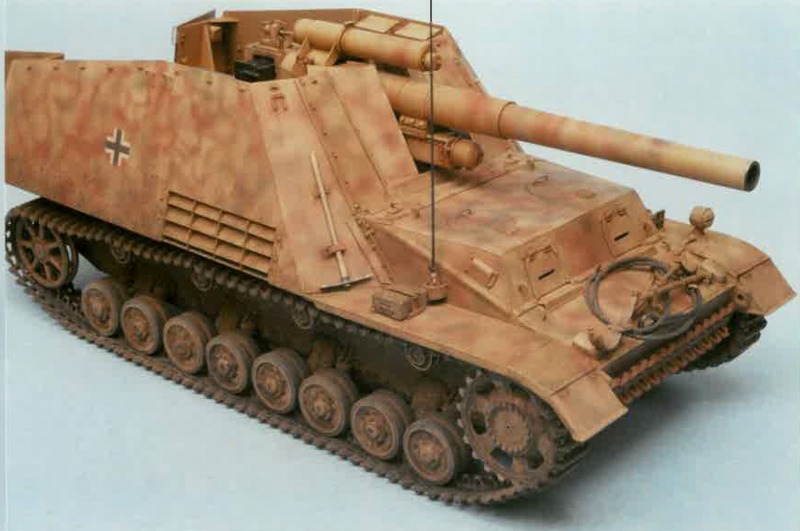 Panzerhaubitze Hummel Sd.Kfz. 165