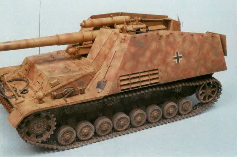 Panzerhaubitze Hummel Sd.Kfz. 165