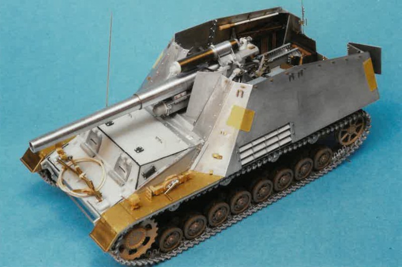 Panzerhaubitze Hummel Sd.Kfz. 165