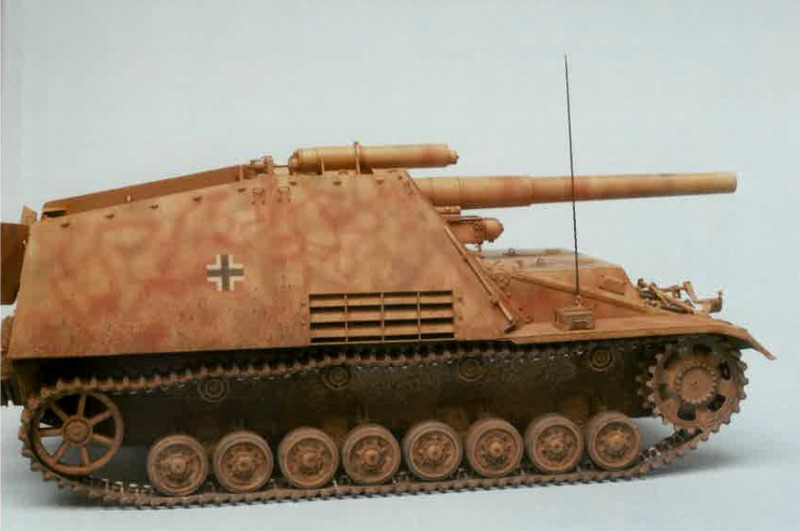 Panzerhaubitze Hummel Sd.Kfz. 165