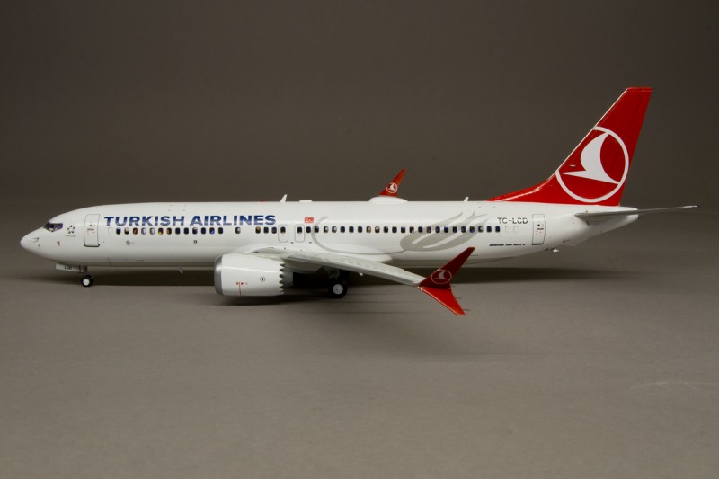 Boeing 737 MAX 8