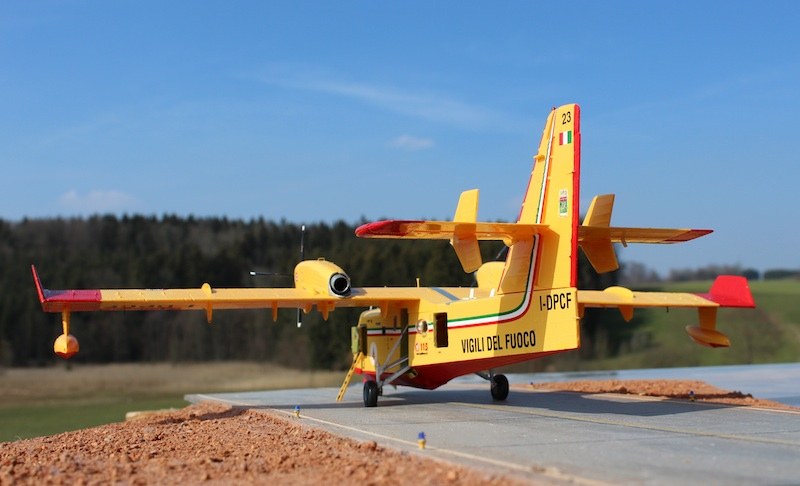 Canadair CL-415