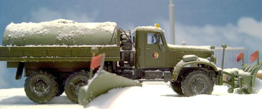 KrAZ-214 Schneepflug