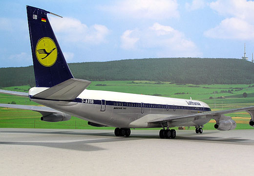 Boeing 707-320