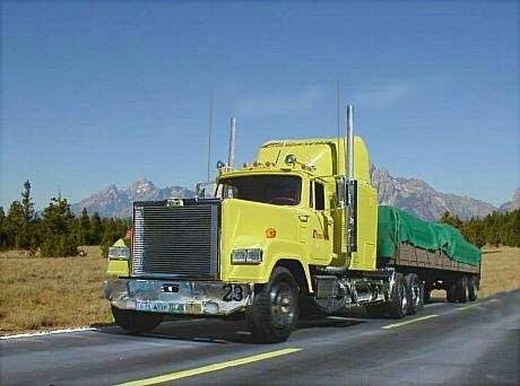 Mack Superliner