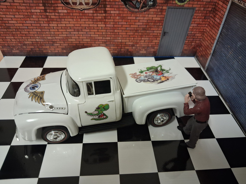56er Ford F-100 Pick-Up
